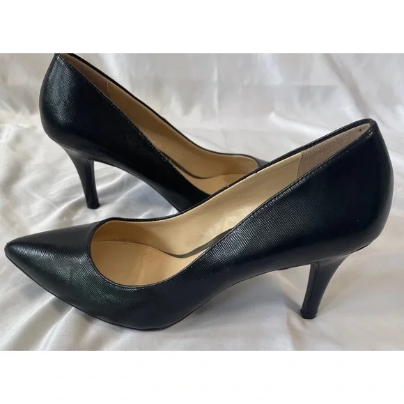 Kelly & Katie Misha Pump - Picture 6 of 6